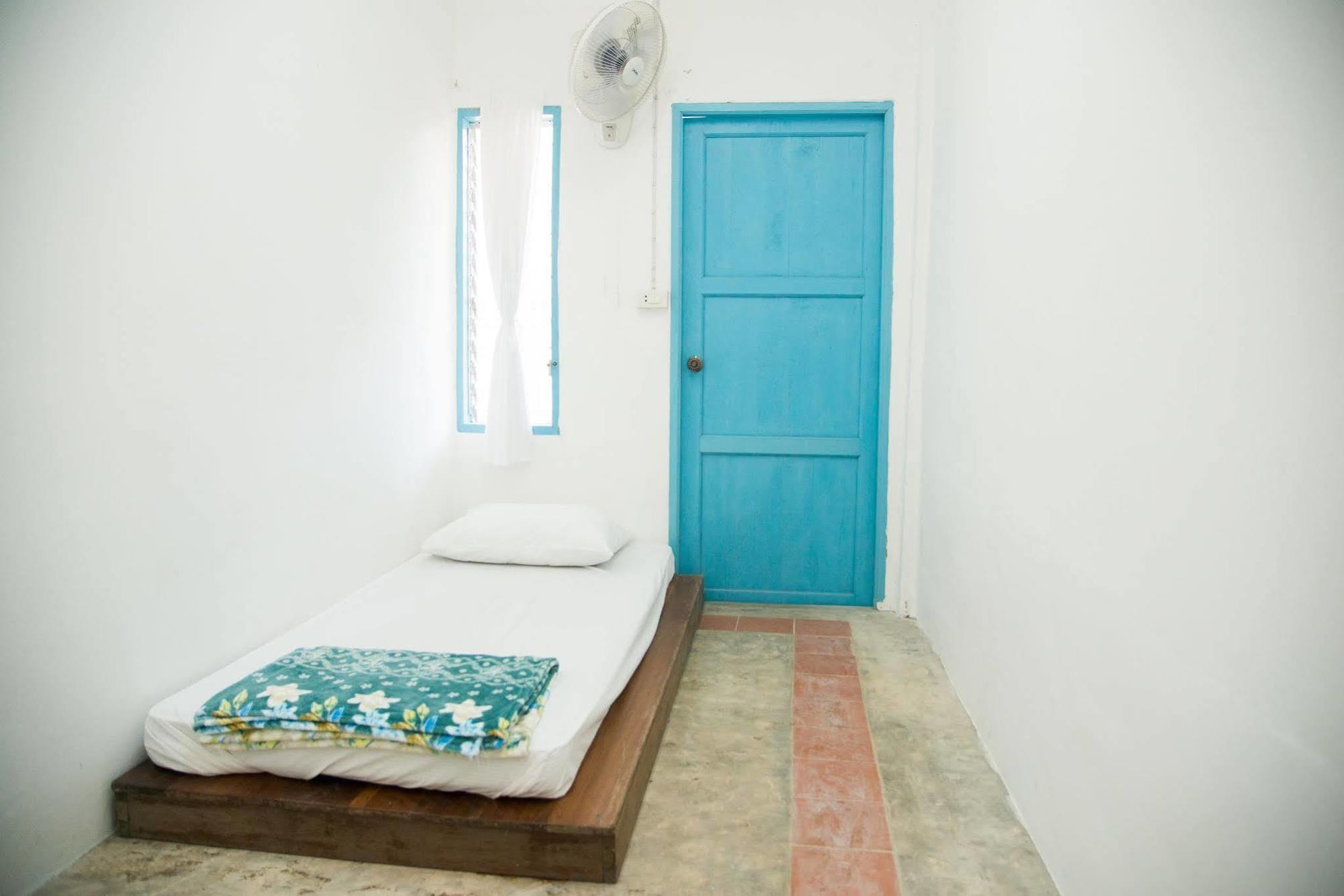 Sleepyowl Hostel Ban Bang Bao  Luaran gambar